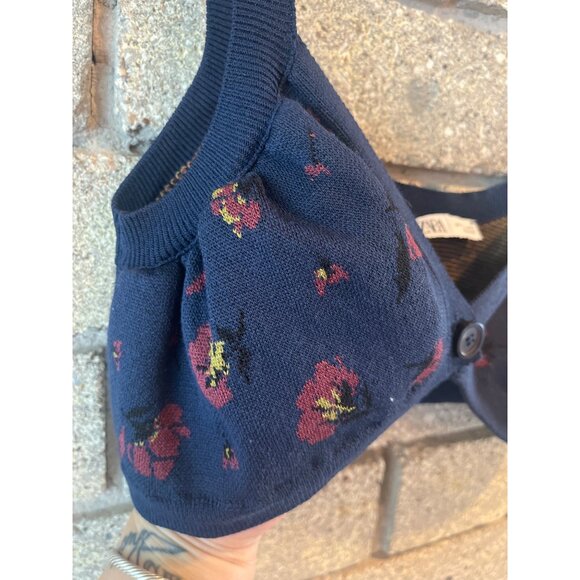 Zara Navy Blue Floral Knit Crop Top With Button Detail - Picture 3 of 8